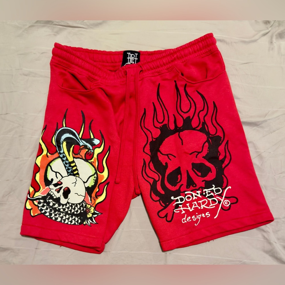 Ed Hardy • Red Fleece Flaming Skull Snake shorts • Size M